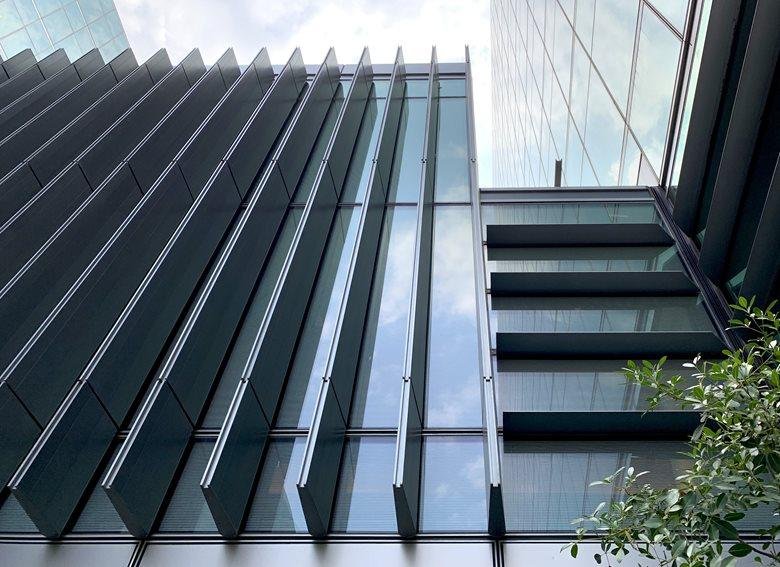 Structural glass fin support