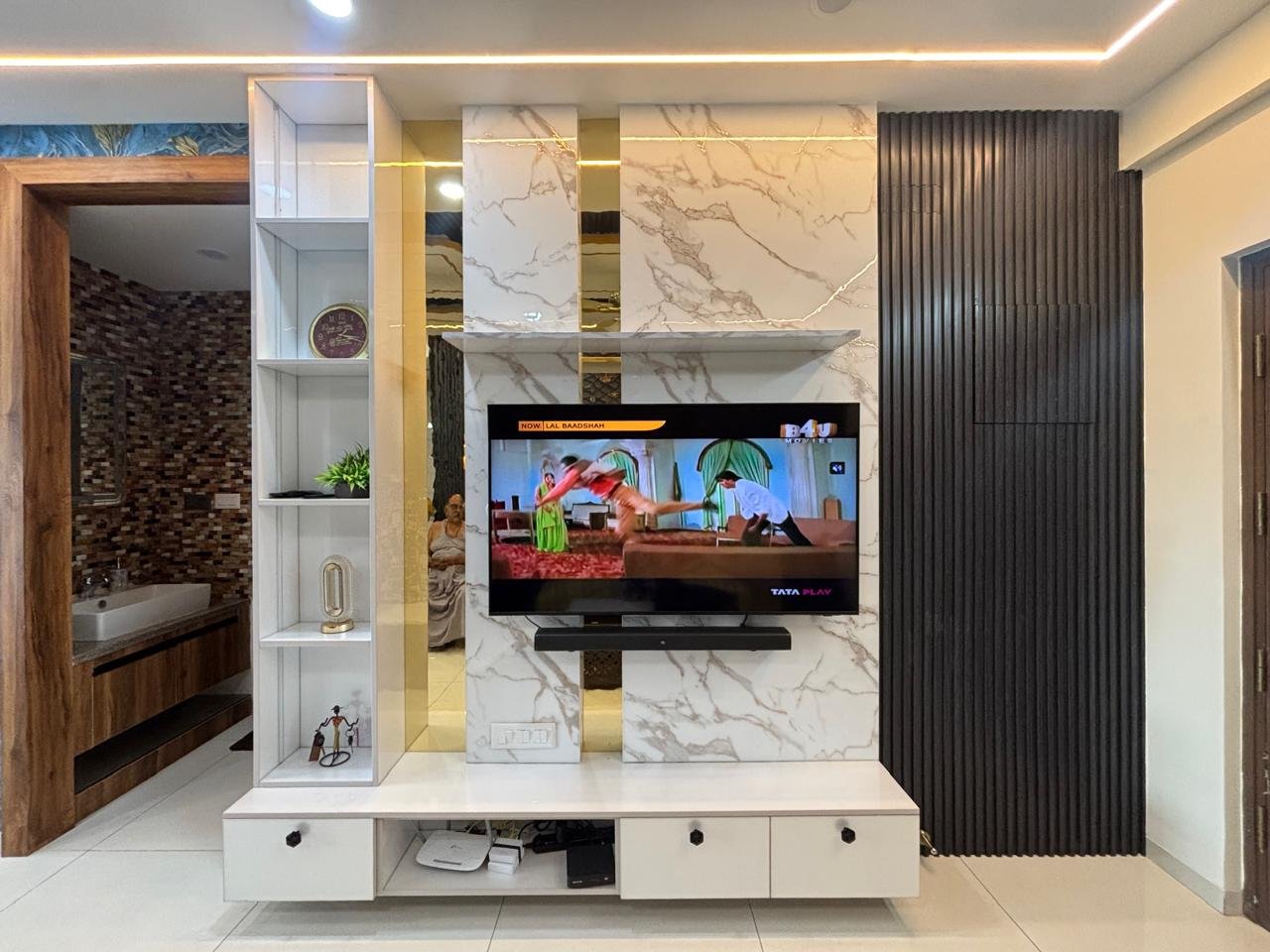 Modern Bathroom Interior Design, interiors by Dhrithi Infra
