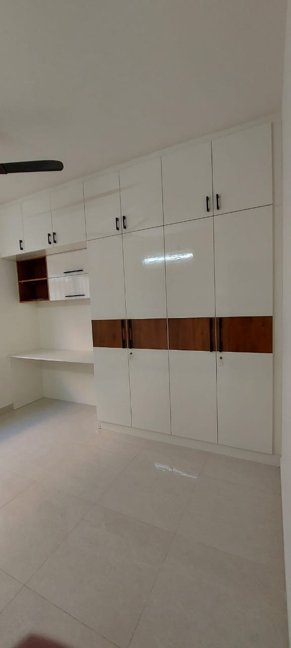 Modern Modular Kitchen Design, interiors by Dhrithi Infra