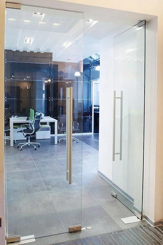 Patch fitted glass door