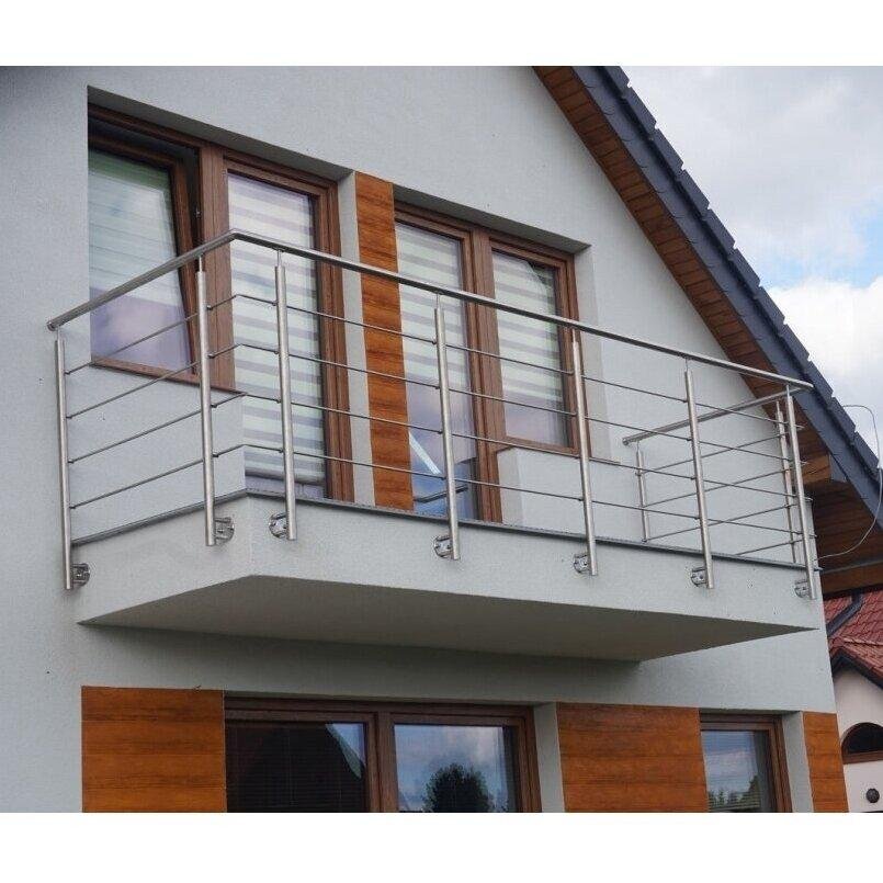 Stainless steel railing with glass infill